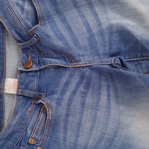 No Boundaries Junior Jeans - Picture 2 of 5